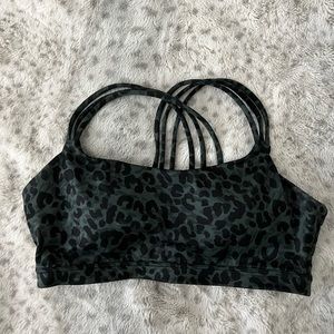 GapFit sports bra
